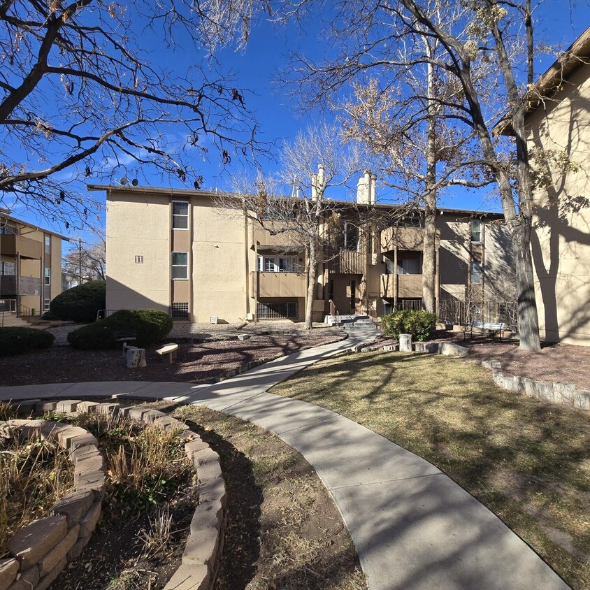 Foto principal - 3855 Montgomery Blvd NE