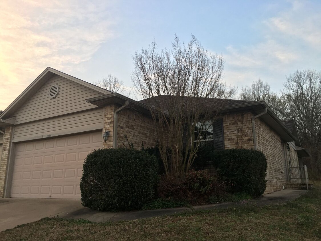 1115 GRINNELL Cir Unit A, Greenwood, AR 72936 Room for Rent in Greenwood, AR