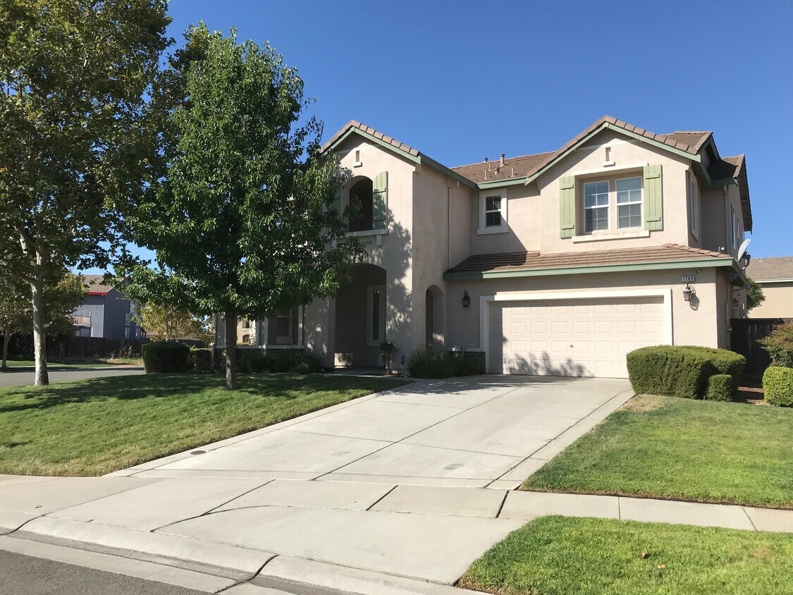 Foto principal - Beautiful Plumas Lake Home