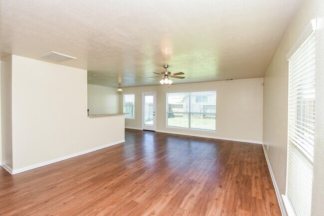 Foto del edificio - 2518 Bammelwood Dr