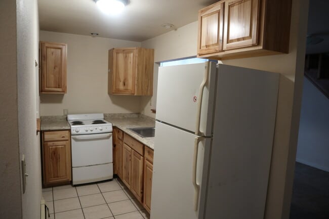 Building Photo - 228 3rd St