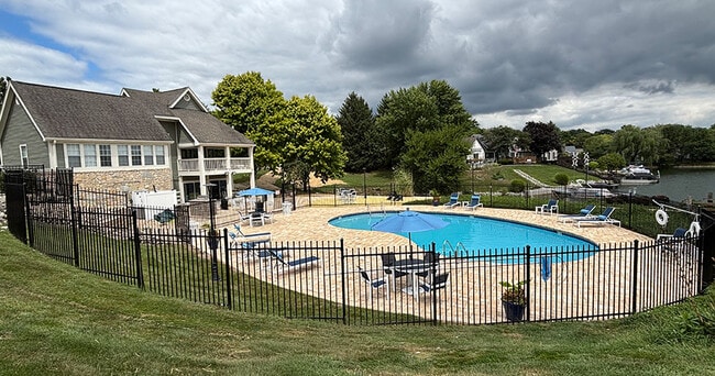 Building Photo - Loch Haven Apartments