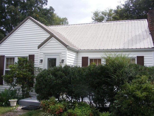 Building Photo - 313 Park St