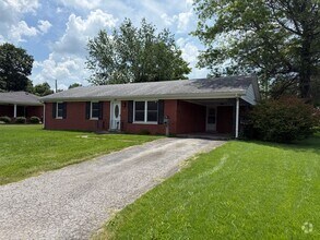 Building Photo - 610 Greenbriar Dr