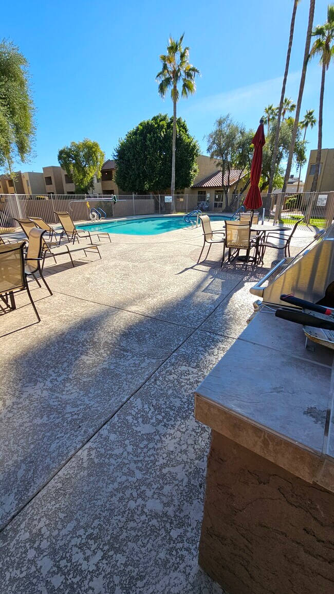 Foto del edificio - 5877 N Granite Reef Rd