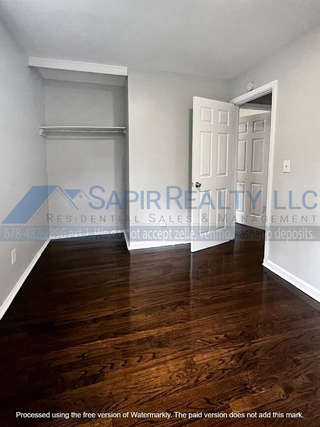 Building Photo - 2017 Akron Dr SE