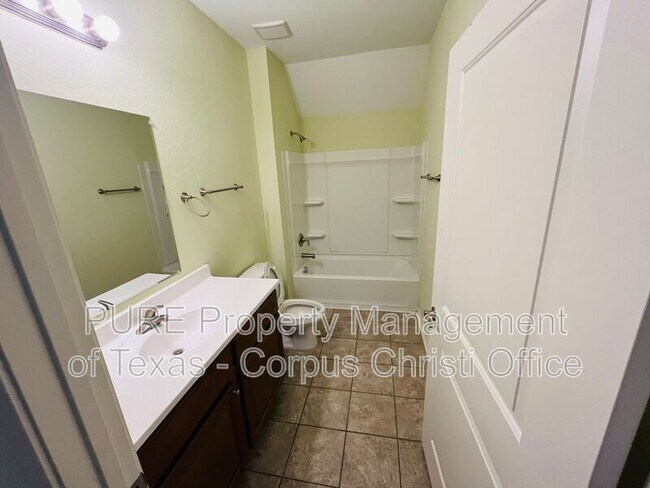 Building Photo - 15574 Palmira Ave
