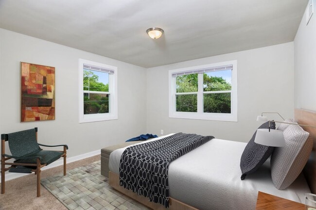 Interior Photo - Haven Columbia Pike