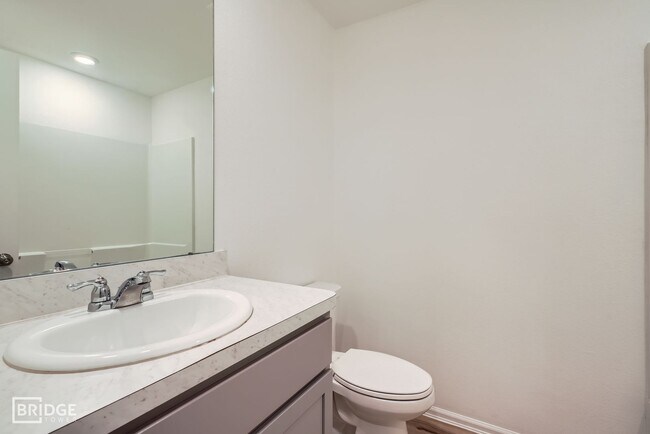 Foto del edificio - 3315 Aster Mdw Wy