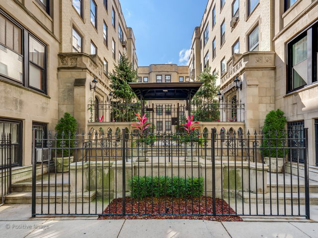 Building Photo - 3608 N Pine Grove Ave