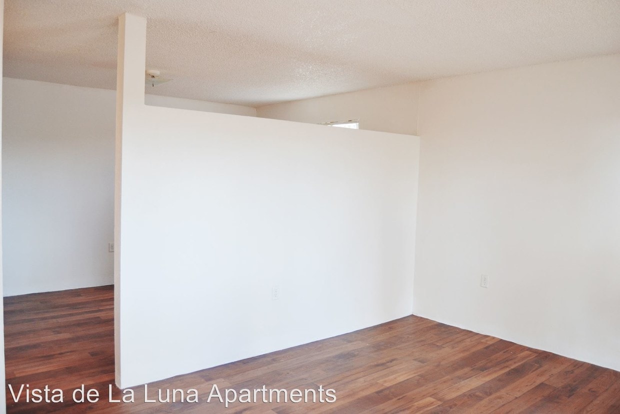 Building Photo - 4015 E Monte Vista Dr