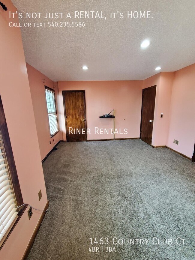 Building Photo - 1463 Country Club Ct