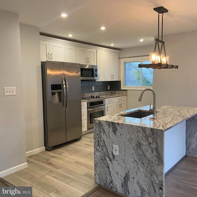Building Photo - 4101 Tahoe Ct