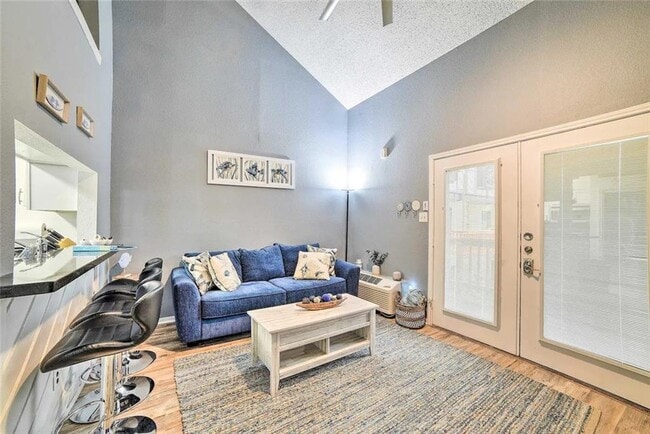 Building Photo - 14825 Windward Dr