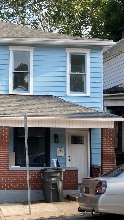 Foto principal - 602 Garrett Ave