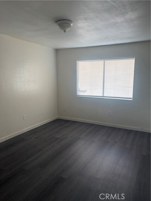 Building Photo - 8636 Tamarind Ave