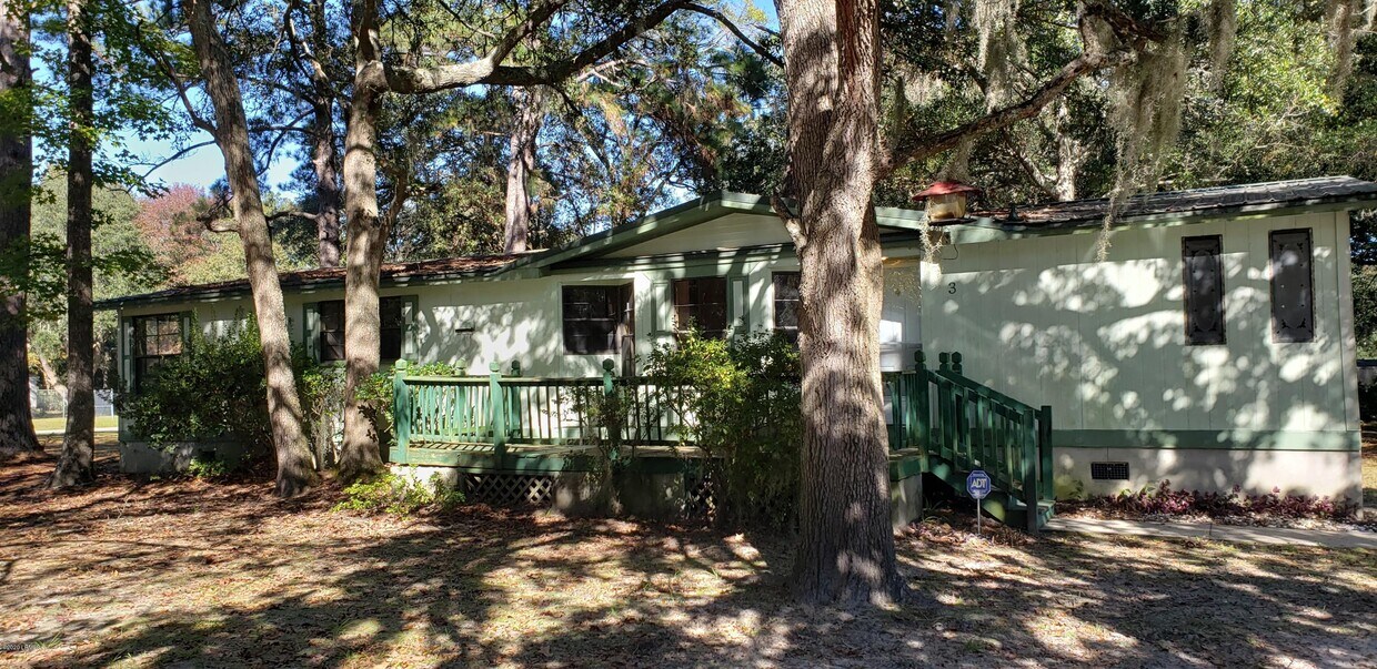 Primary Photo - 3 Sandhill Dr