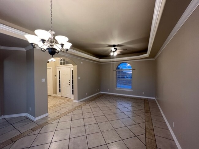 Building Photo - Cuatro Vientos North Phase