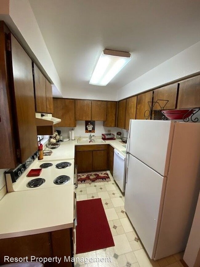 8206 N Ridgewood Dr Unit 3, Hayden, ID 83835 Room for Rent in Hayden