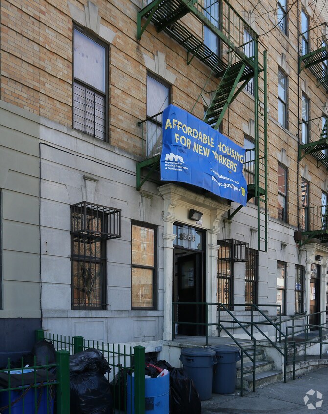 Building Photo - 868 Macon St