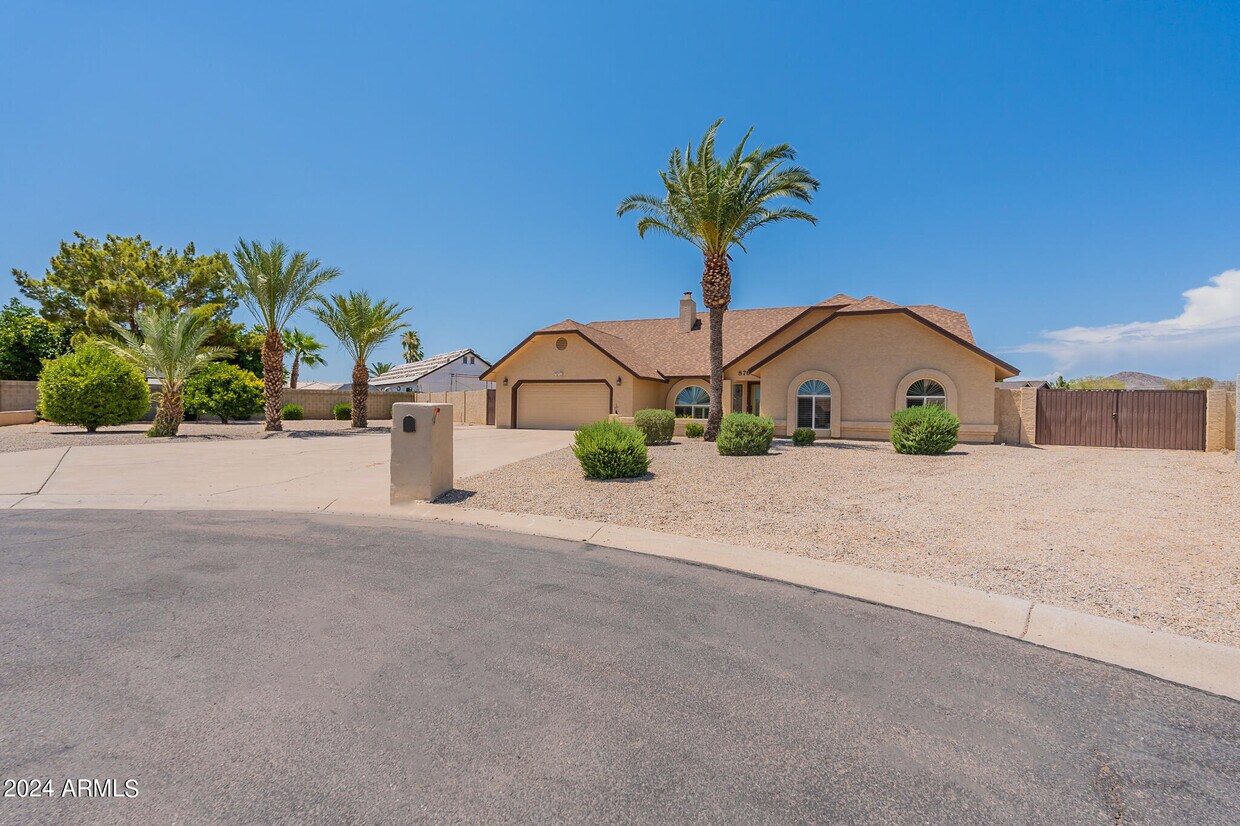 Primary Photo - 8768 W Villa Hermosa