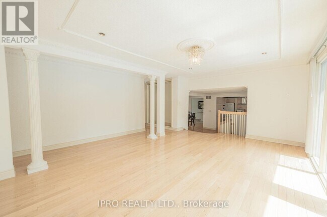 Building Photo - 499 16th Ave