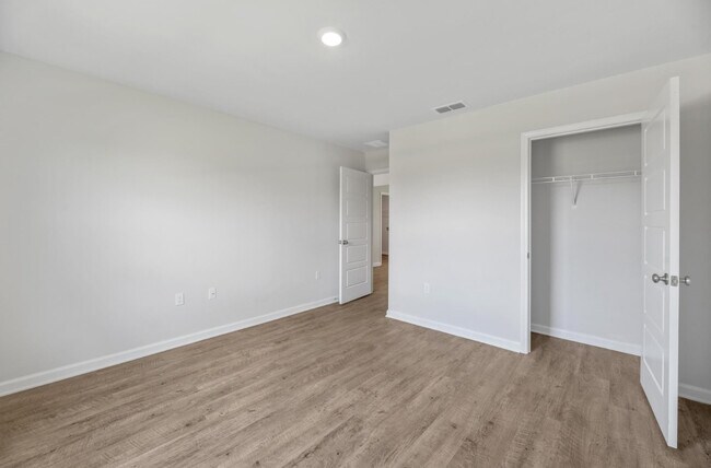 Building Photo - 149 Needle Thrush Cir
