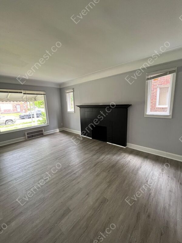 Building Photo - 16811 Lesure St