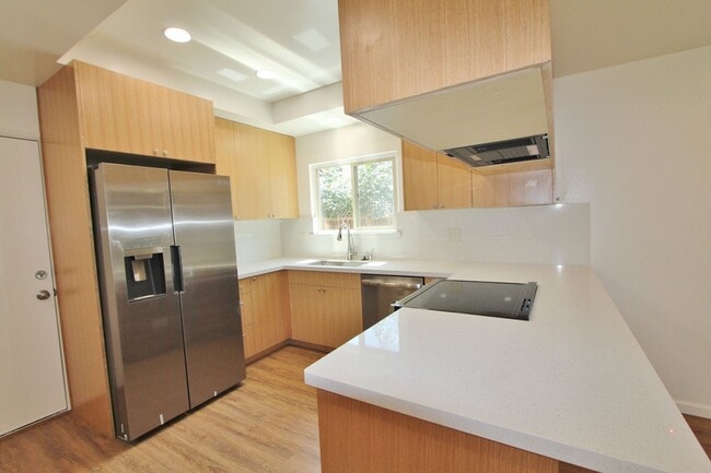Foto del edificio - $3,990 - GORGEOUS FOUR BEDROOM HOME IN NOR...