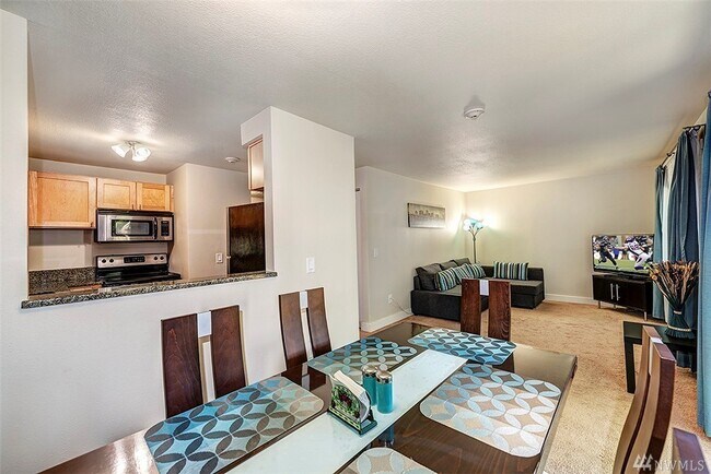 Foto del edificio - 15819 Leary Wy