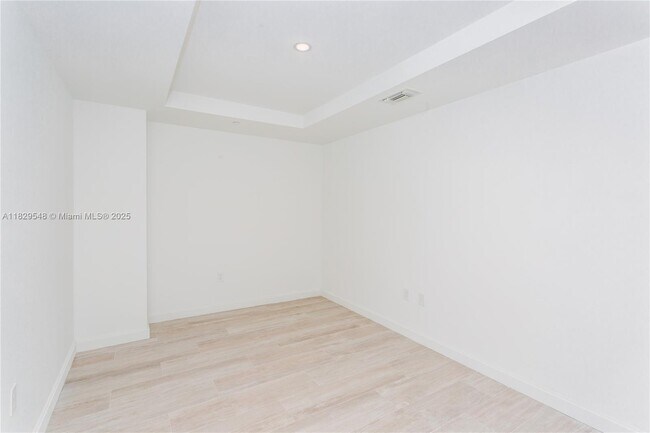 Foto del edificio - 45 SW 9th St