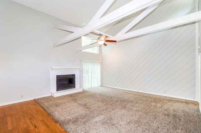 Foto del edificio - 9143 Gainsborough Dr