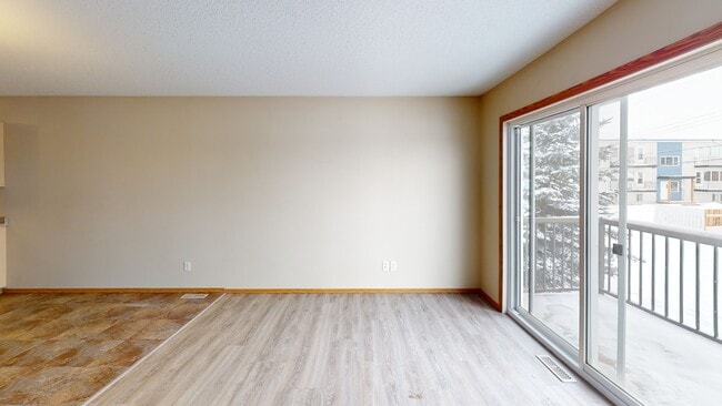 Building Photo - 9909-99109 109 Ave