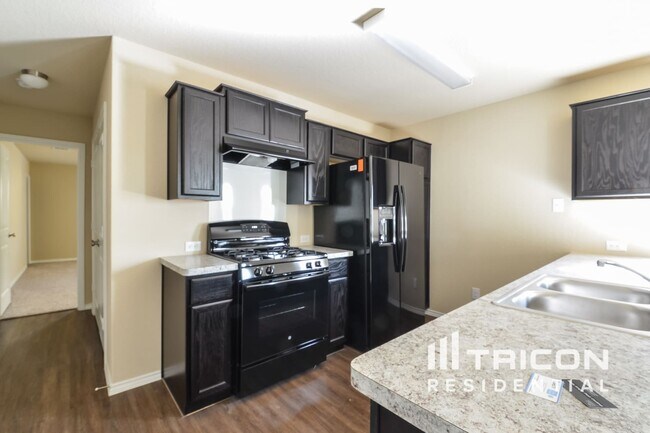 Building Photo - 9735 Marbach Gdn