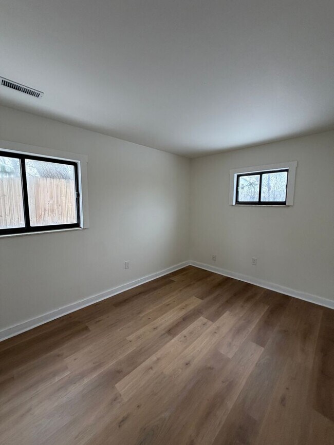 Foto del edificio - 1500 E 25th Ave