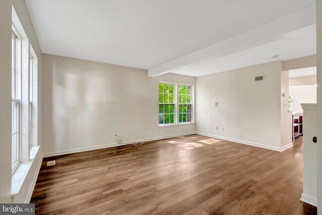 Foto del edificio - 7057 Sauvage Ln