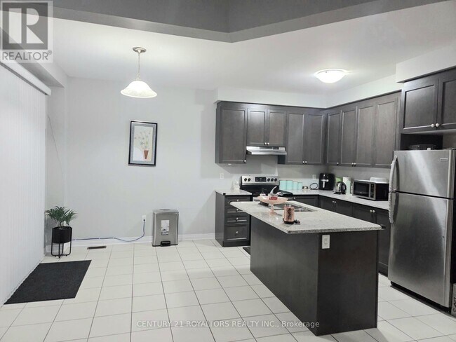 Building Photo - 918 Edinburgh Dr