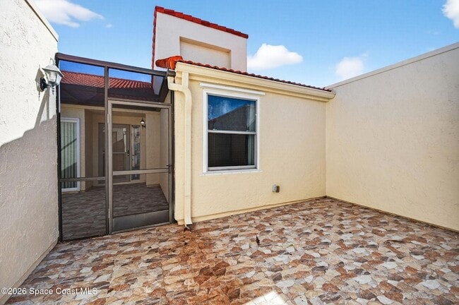 Building Photo - 737 Green Valley Ln