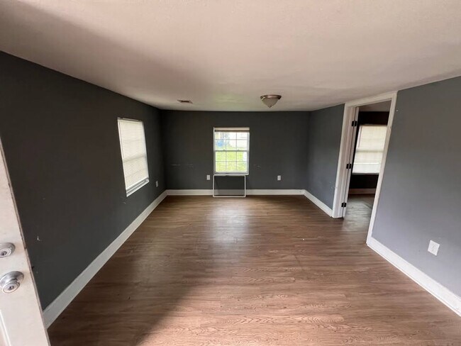 Foto del edificio - 1804 Van St