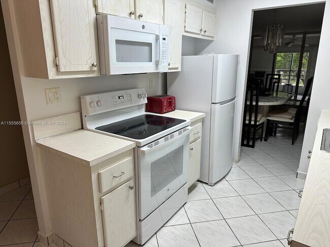 Building Photo - 2998 NW 48th Terrace Unit 333