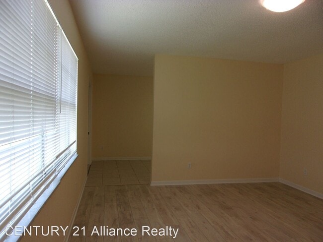 Building Photo - 3 br, 2 bath House - 31056 Willow Bank Avenue