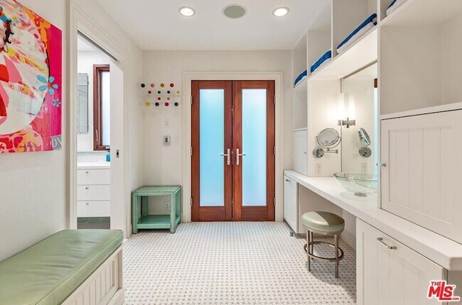 Foto del edificio - 23416 Malibu Colony Rd