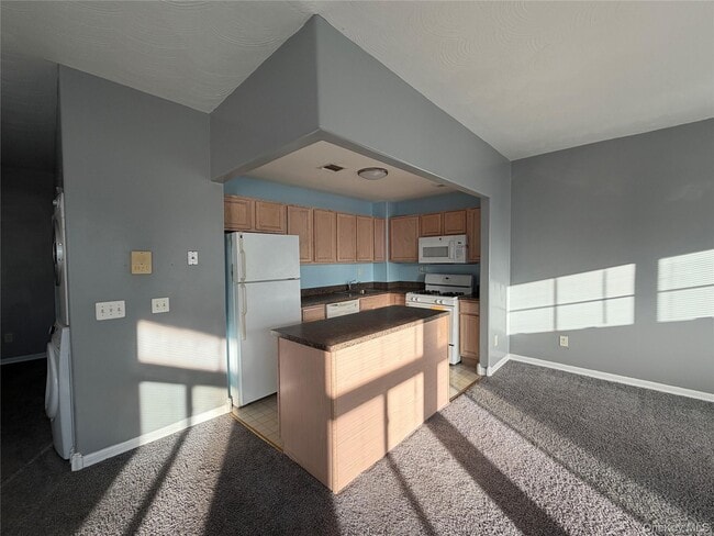 Building Photo - 2-44 Beach 77th St
