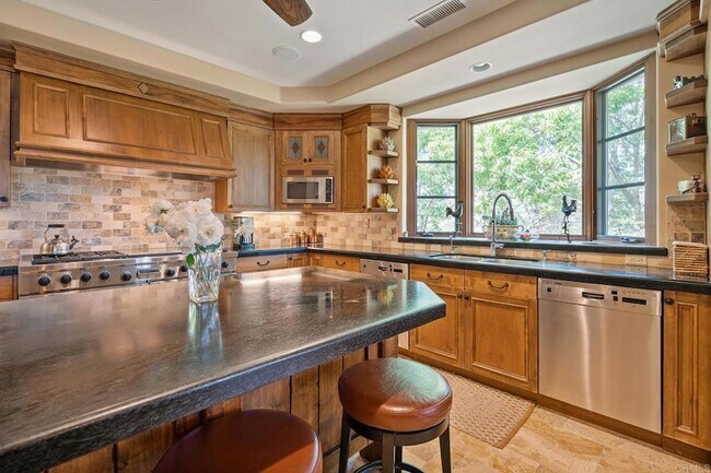 Foto del edificio - 7187 Via De Maya