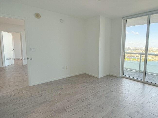 Foto del edificio - 50 Biscayne Blvd