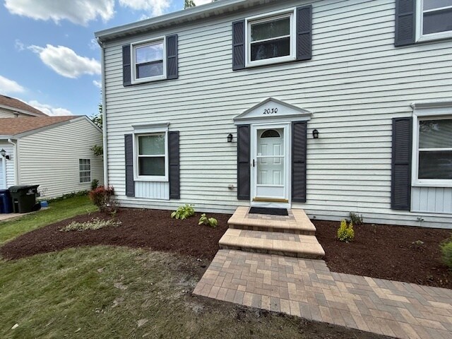 Building Photo - 2030 University Dr