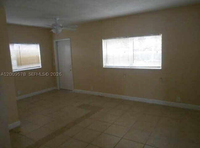 Foto del edificio - 736 NW 2nd Terrace