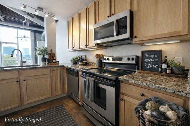 Building Photo - 420 N Adams St