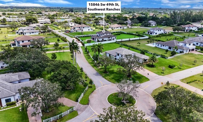 Foto del edificio - 15846 SW 49th St