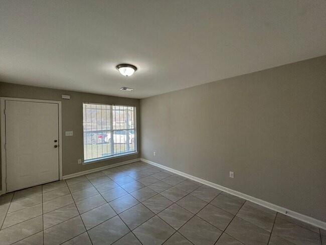 Foto del edificio - 3004 Elbert Cove